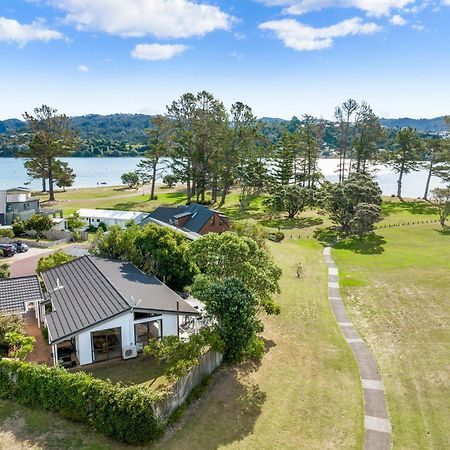 Pauanui Beach House Suntrap Екстериор снимка