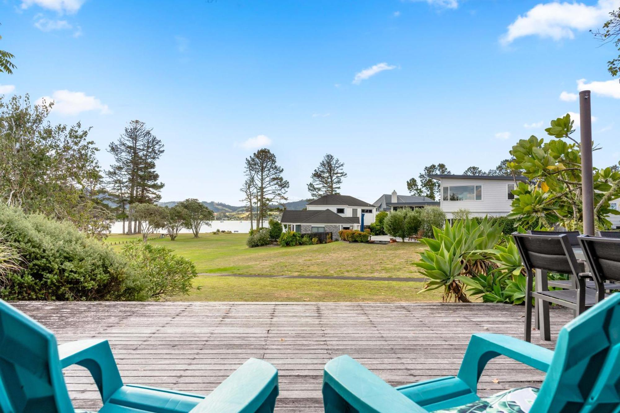 Pauanui Beach House Suntrap Екстериор снимка