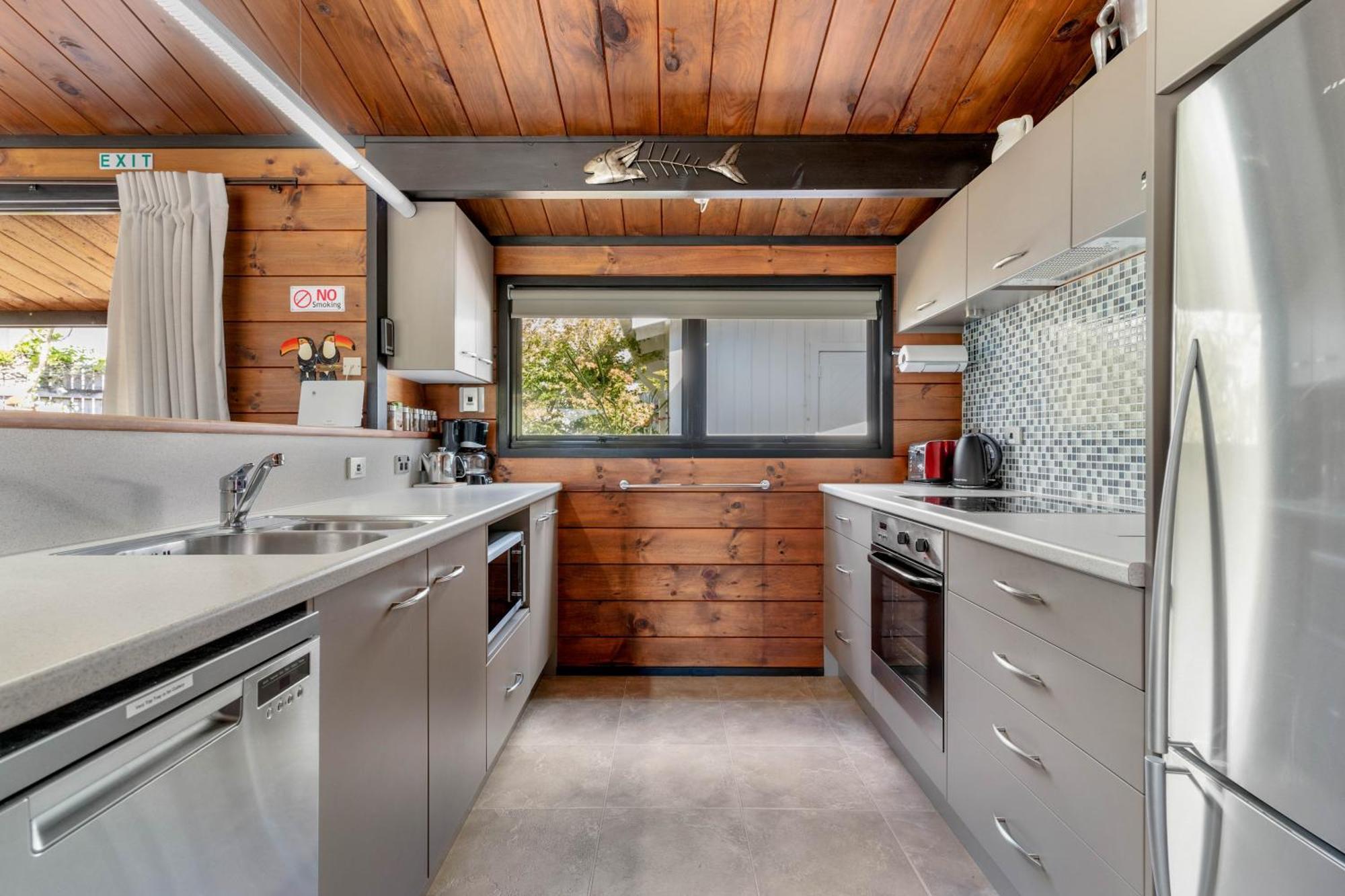 Pauanui Beach House Suntrap Екстериор снимка