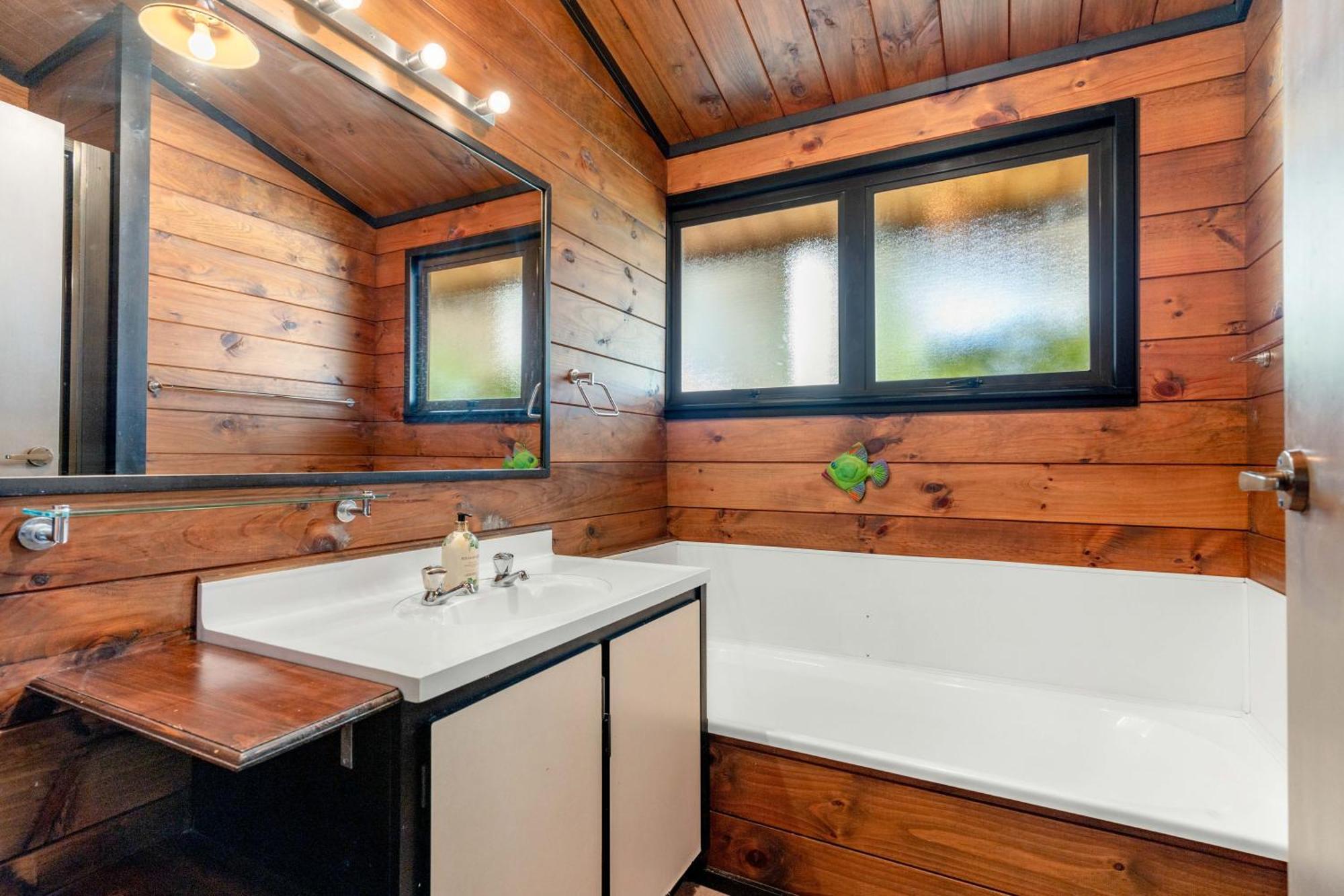 Pauanui Beach House Suntrap Екстериор снимка