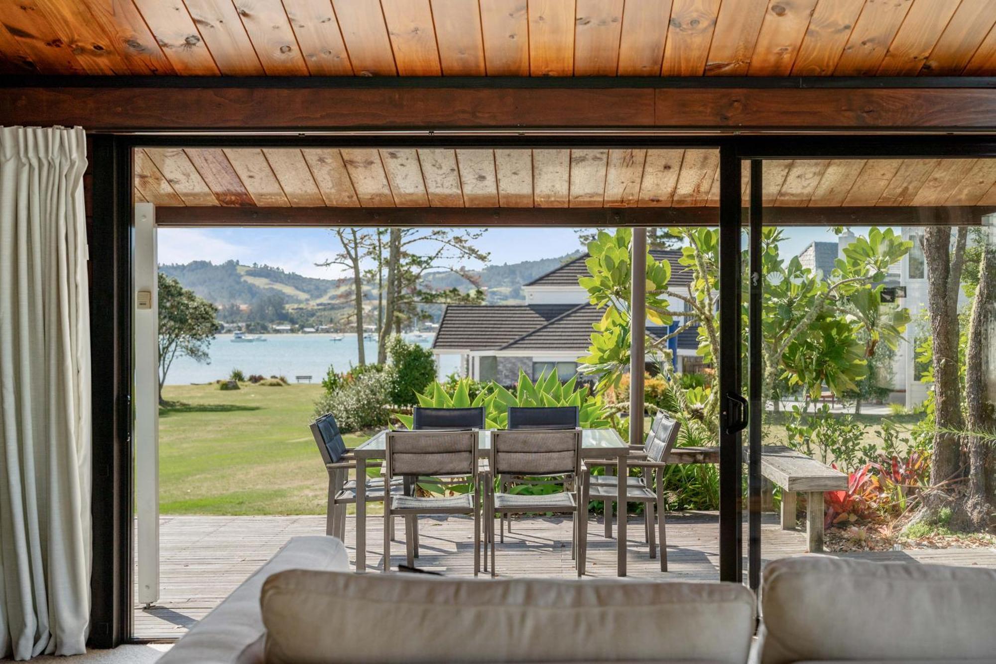 Pauanui Beach House Suntrap Екстериор снимка